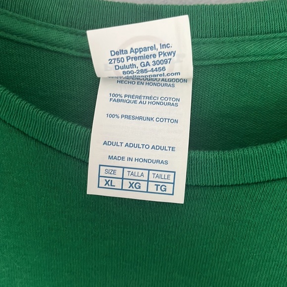 Men’s XL Celtics 18,624 Strong 2018 Playoffs T-Shirt - Picture 3 of 4